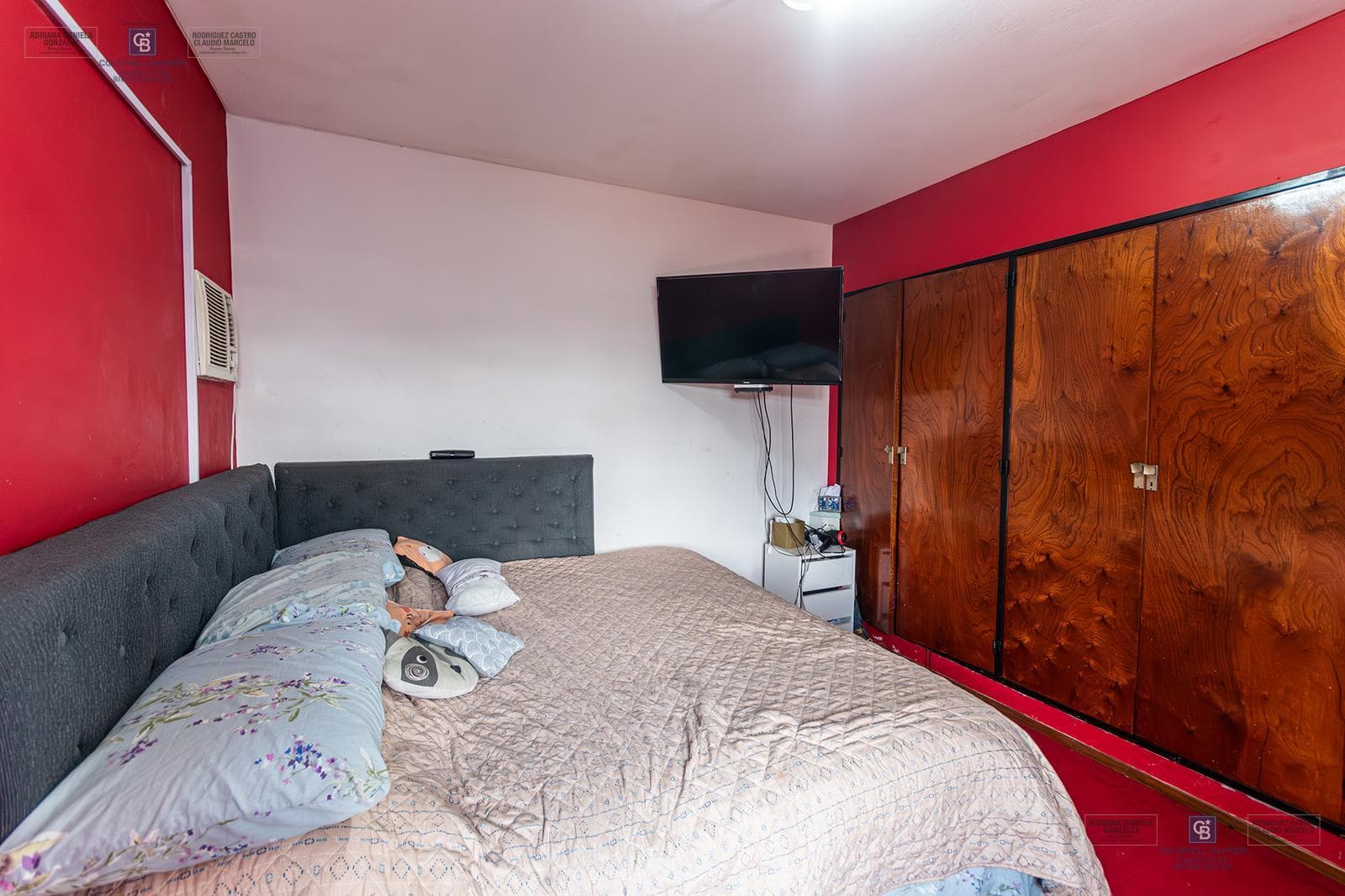 SALE OF A ONE-STORY PH IN LOMAS DE ZAMORA.