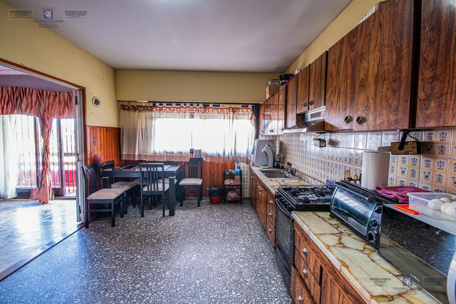 SALE OF A ONE-STORY PH IN LOMAS DE ZAMORA.