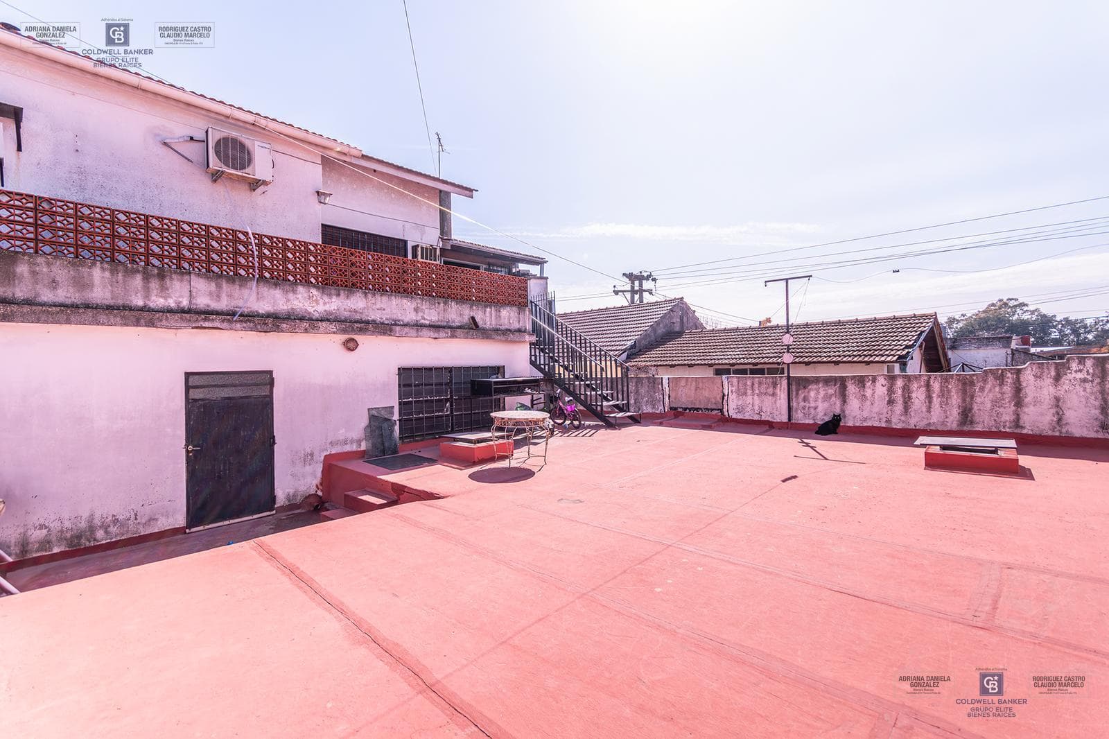 SALE OF A ONE-STORY PH IN LOMAS DE ZAMORA.