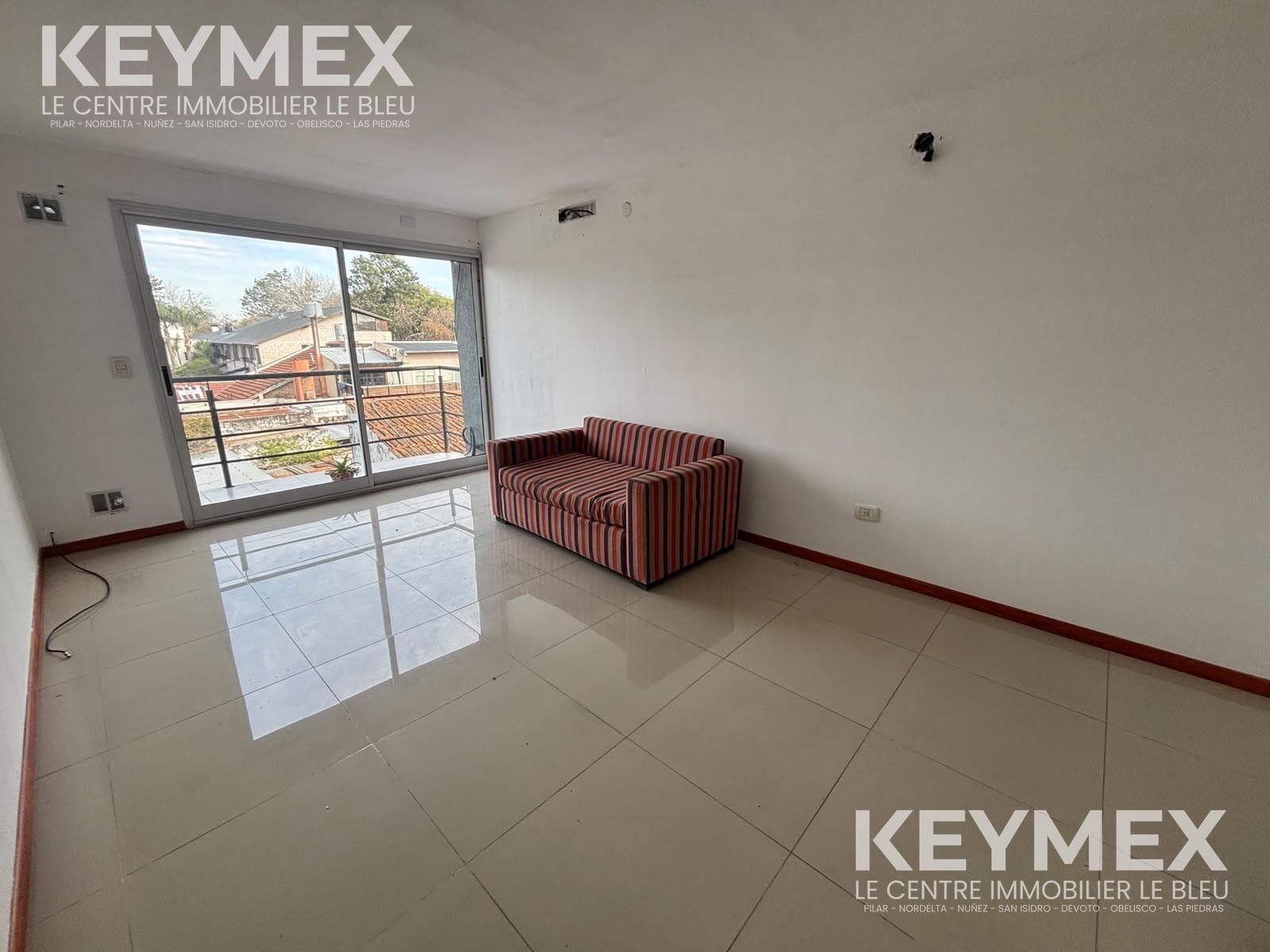 TWO-ROOM APARTMENT FOR SALE IN PILAR—QUALIFIES FOR A MORTGAGE, WITH PARKING SPACE AND BALCONY