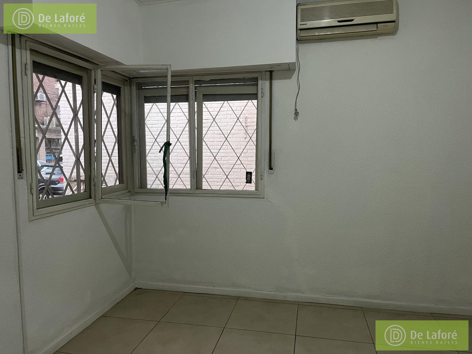 FOR RENT—4-room house in Beccar in an excellent location, with a terrace, patio, and barbecue!