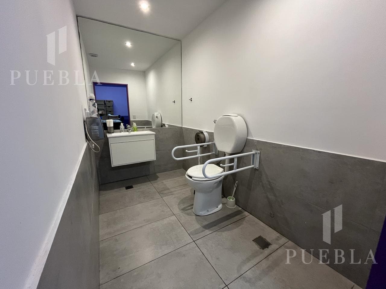 Retail Space and Office for Rent - Parque Patricios, Technology District