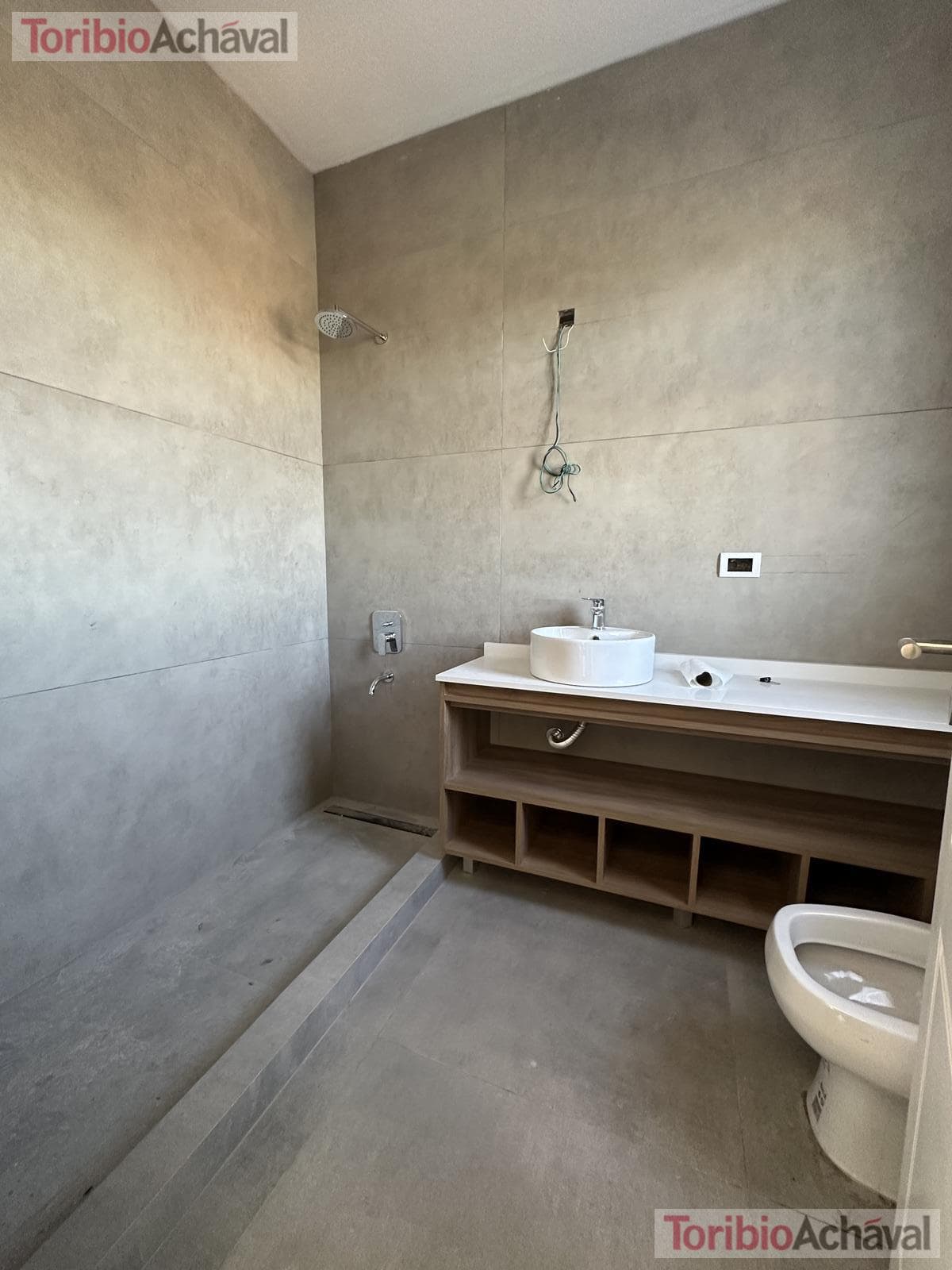 Excellent house in the Santa Ana neighborhood