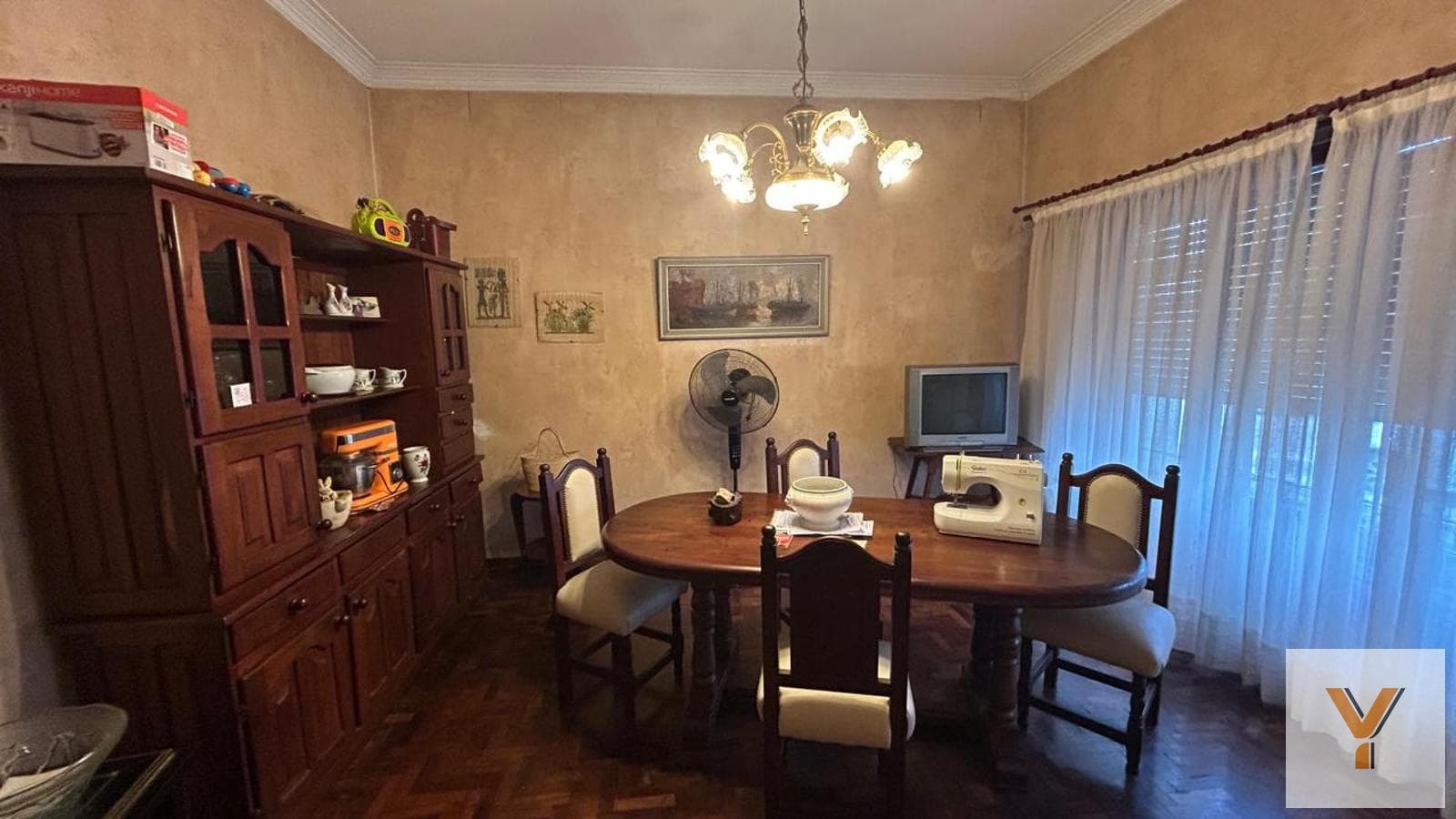 Casa 4 Amb | 2 Dorm Cochera | 200m² Terreno | La Plata Centro