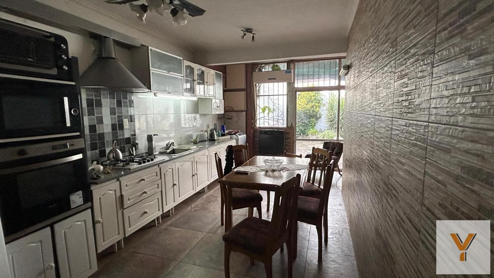 Casa 4 Amb | 2 Dorm Cochera | 200m² Terreno | La Plata Centro