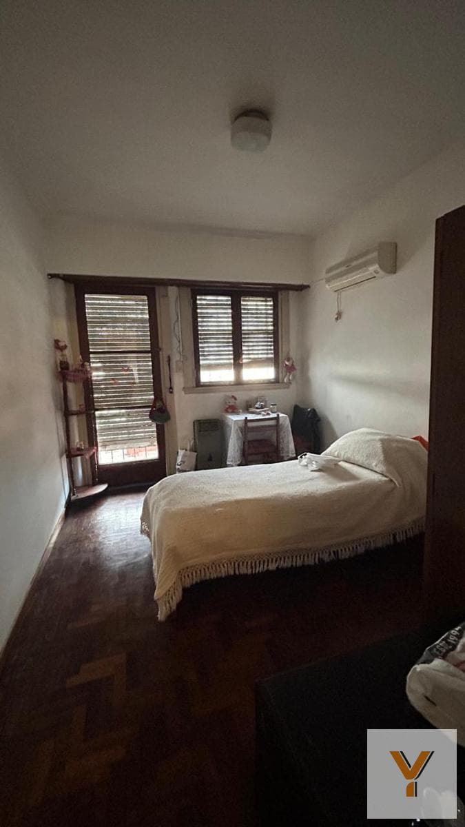 Casa 4 Amb | 2 Dorm Cochera | 200m² Terreno | La Plata Centro