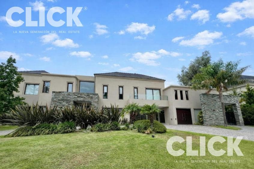 8-room house for sale in West Saint Thomas on a double lot