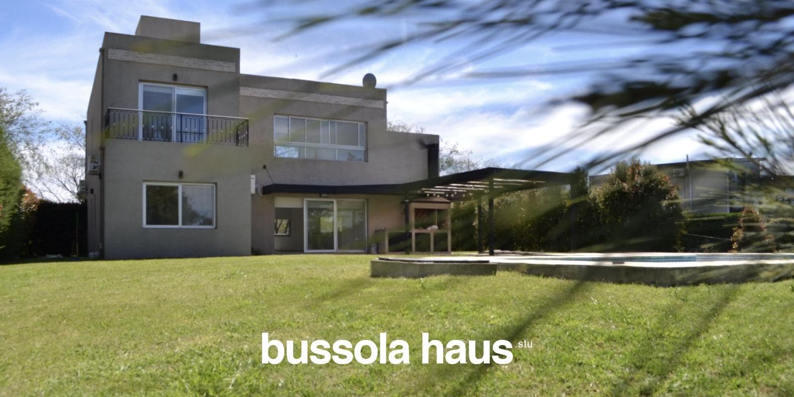 4-Bedroom House for Sale Near the Golf Course in San Isidro Labrador, Villanueva
