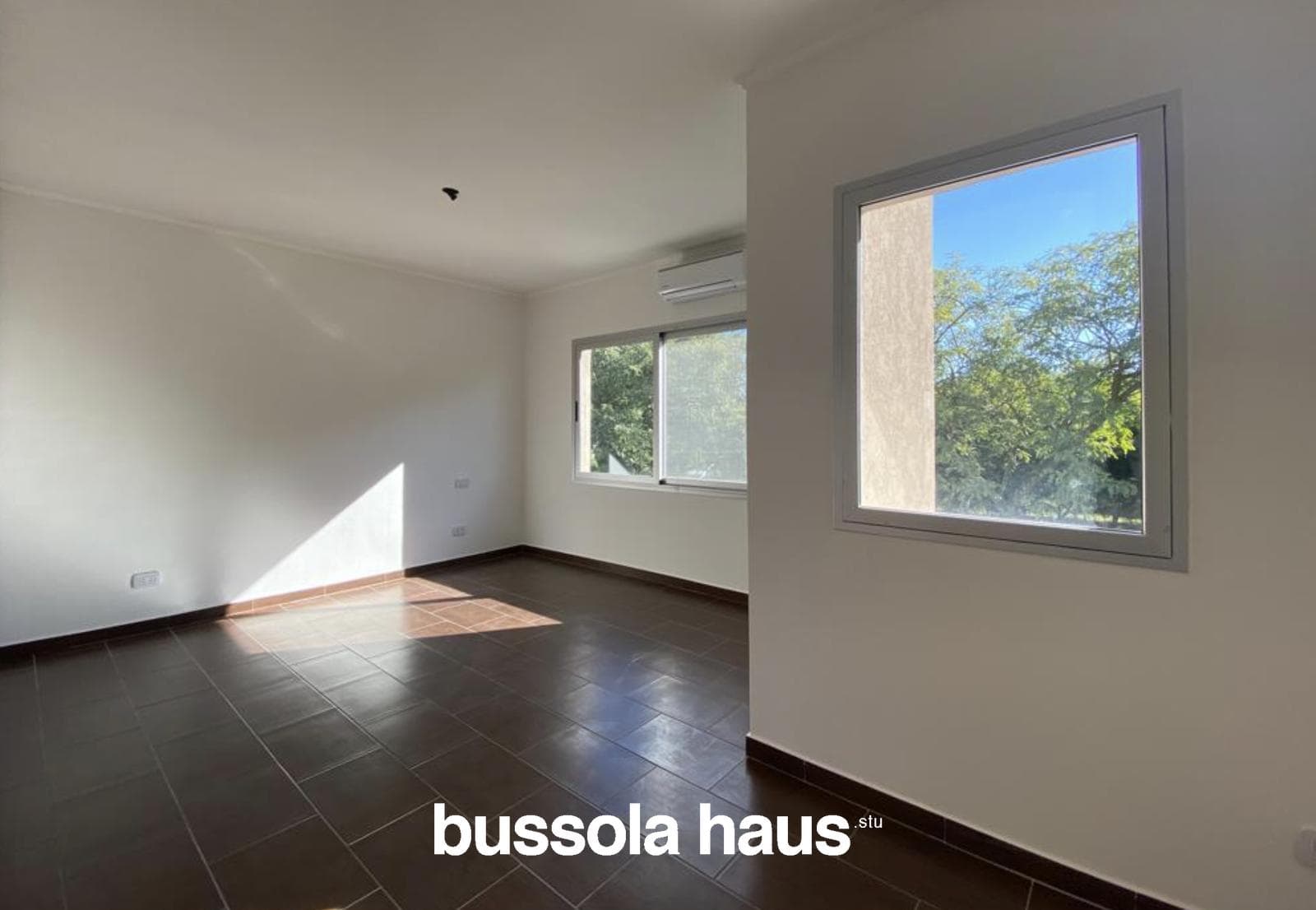 4-Bedroom House for Sale Near the Golf Course in San Isidro Labrador, Villanueva