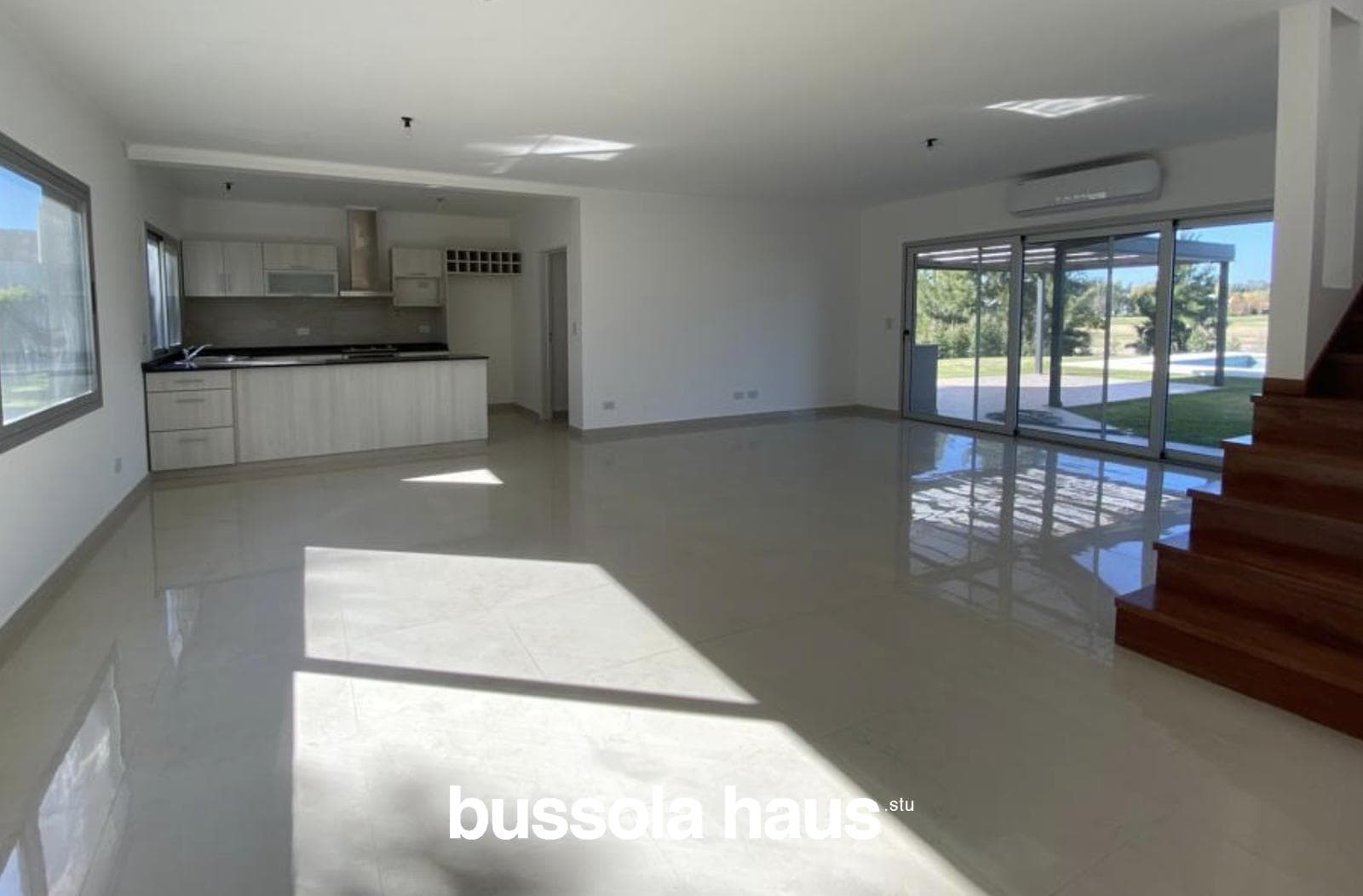 4-Bedroom House for Sale Near the Golf Course in San Isidro Labrador, Villanueva