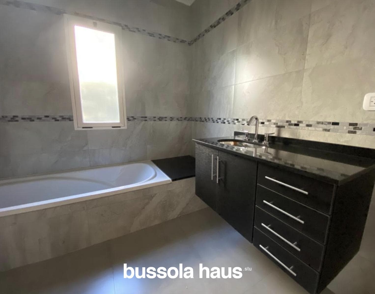 4-Bedroom House for Sale Near the Golf Course in San Isidro Labrador, Villanueva
