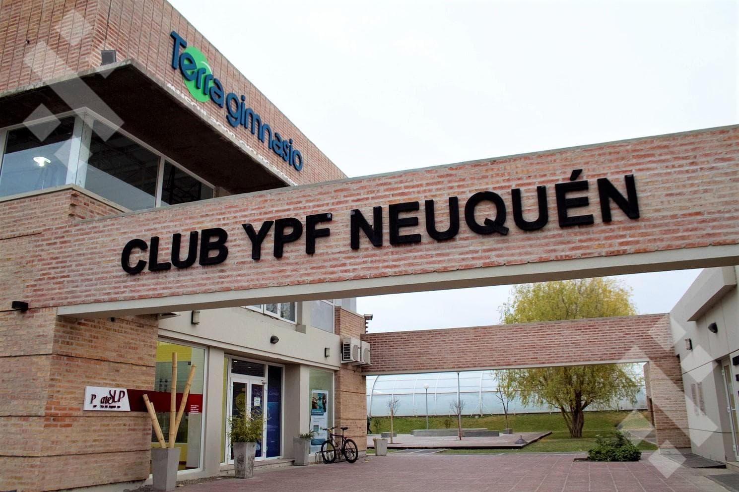 For Sale: Ground-Floor Apartment with 2 Bedrooms, Garage, and Storage Room - Clubhouse - Neuquén City