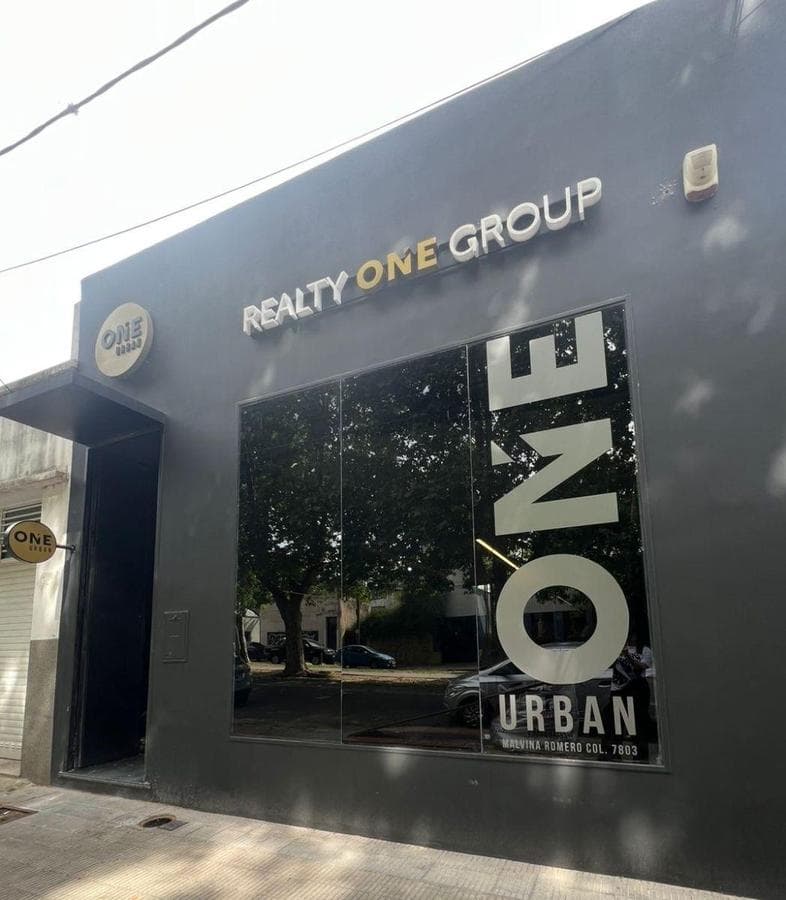 Subdivision lot in Villa Castells at 489 between 2nd and 3rd Streets. With deed