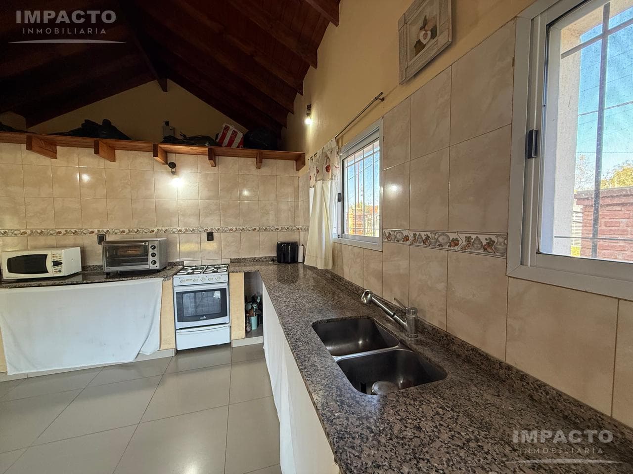 Casa en venta en Cañuelas - a ambientes