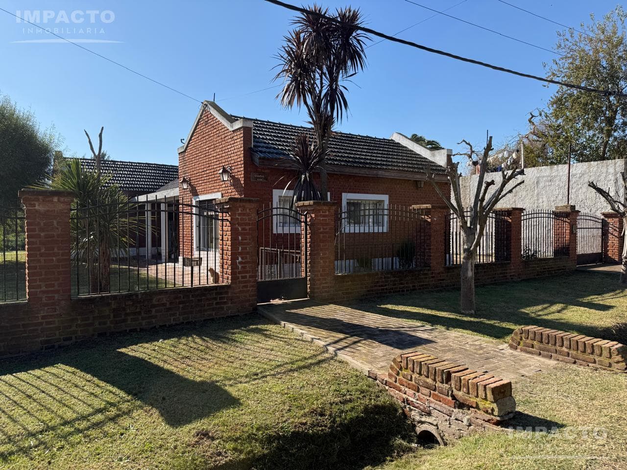 Casa en venta en Cañuelas - a ambientes