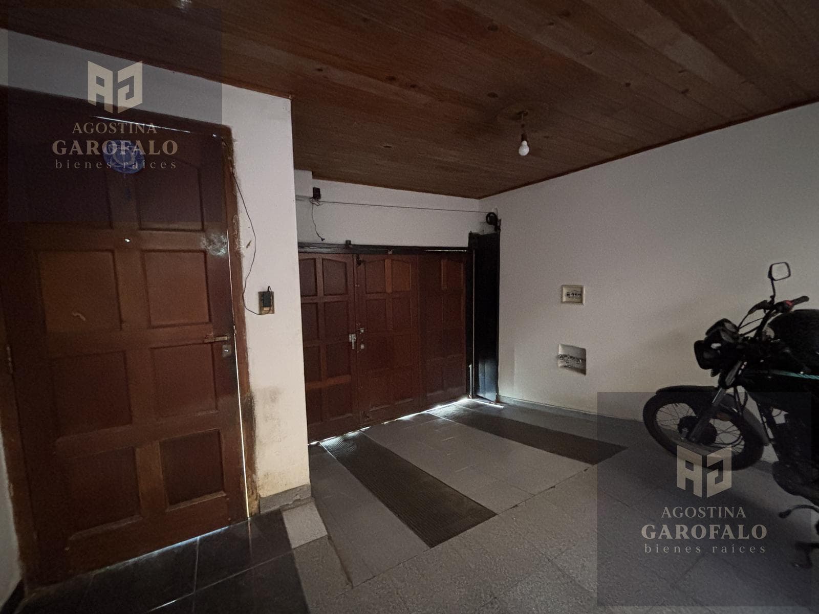 5-room house on its own lot with a terrace and a garage