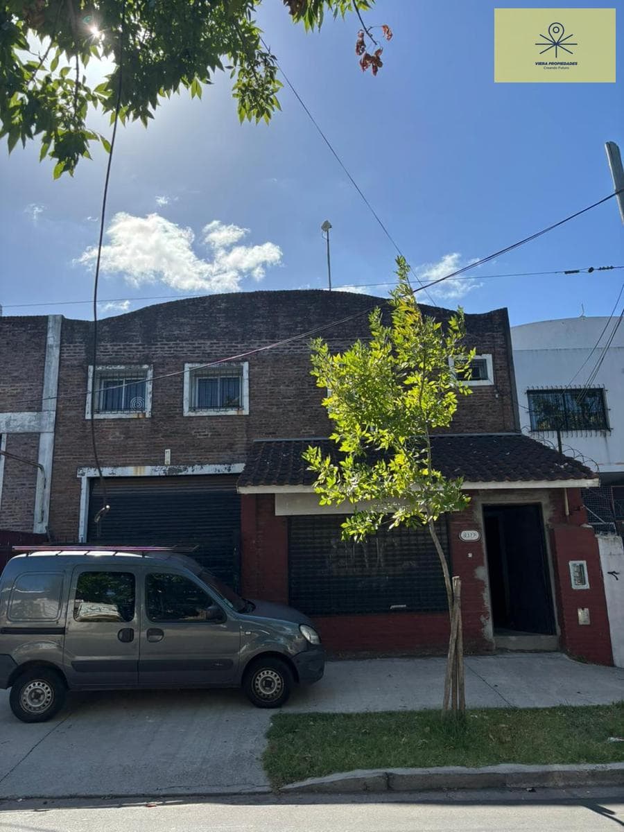 FOR RENT: 10 x 30 warehouse with 150 mt of mezzanine space in San Fernando