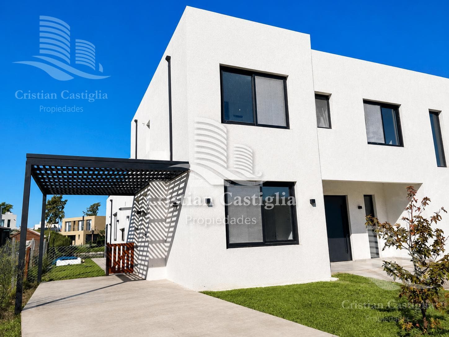 House for Sale in Laguna Grande