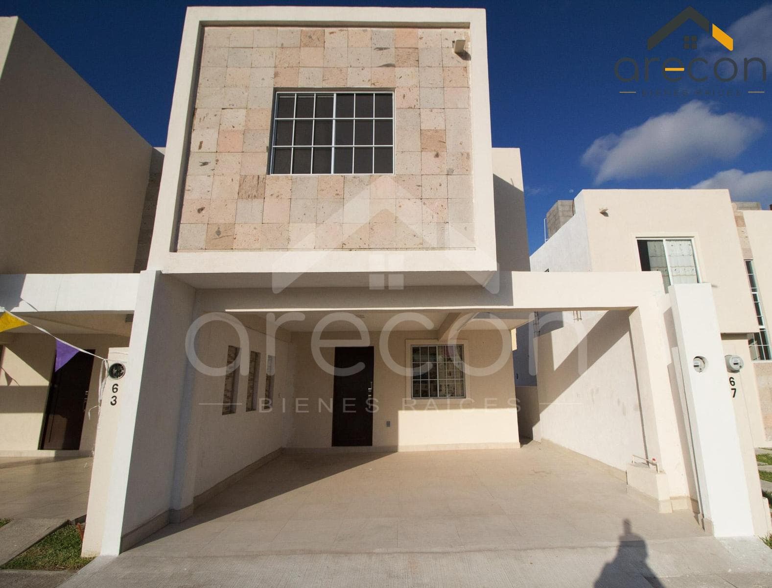 New house in Arecas, just a stone's throw from the TEC