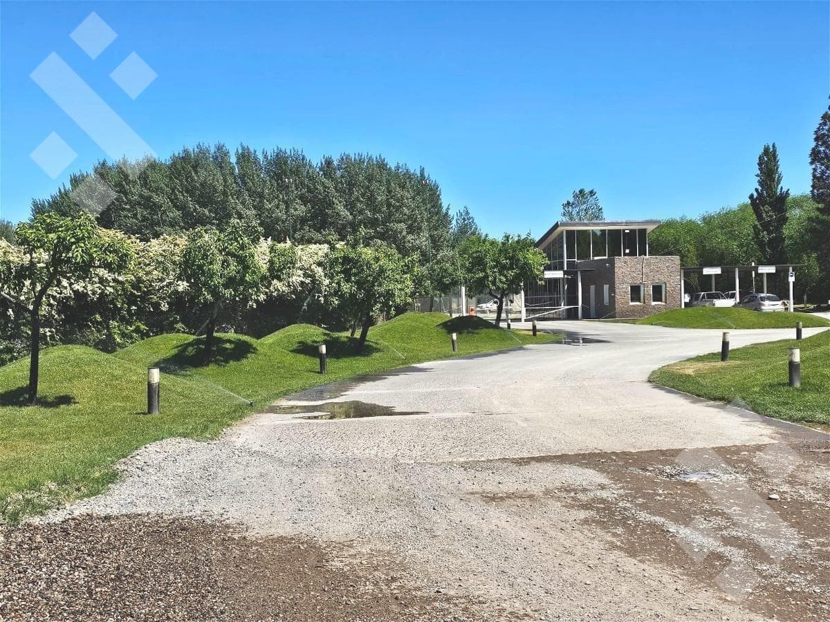 FOR SALE: Lot in the Costa Nogal gated community, Neuquén