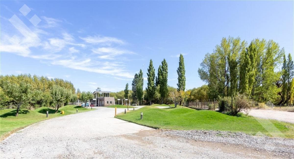 FOR SALE: Lot in the Costa Nogal gated community, Neuquén