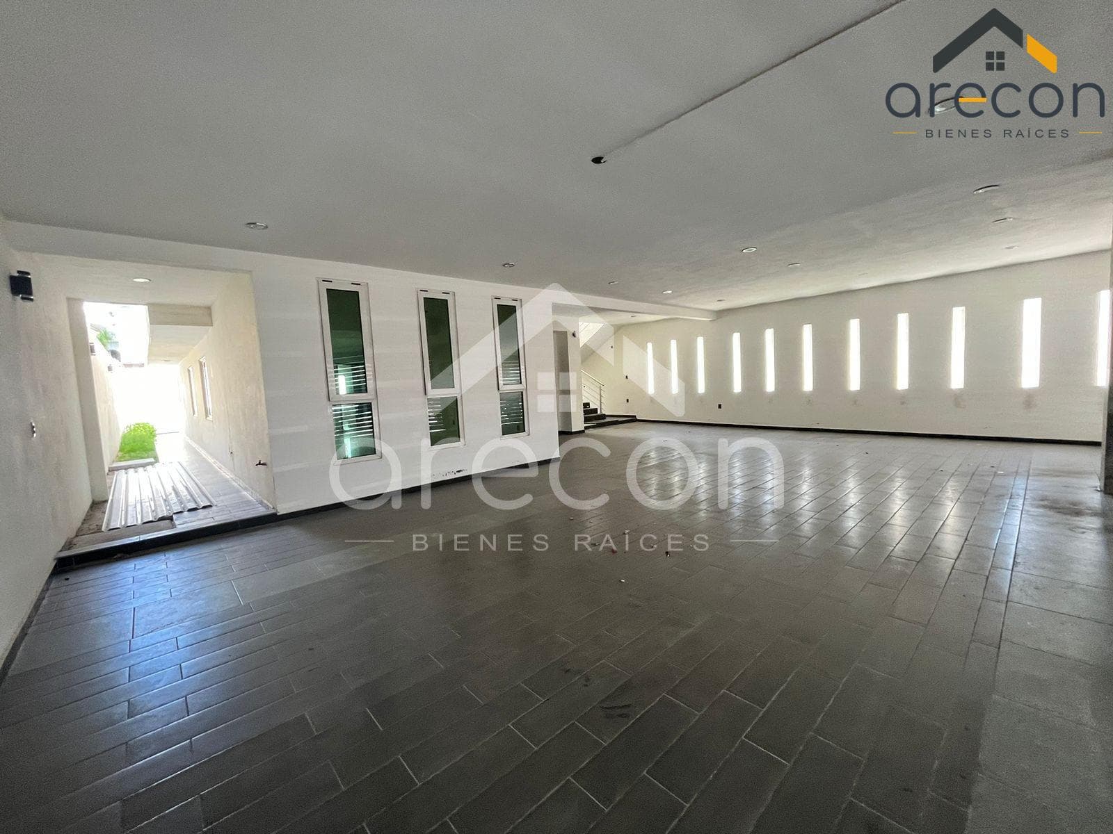 Casa Moderna en Venta, Cerca de la playa