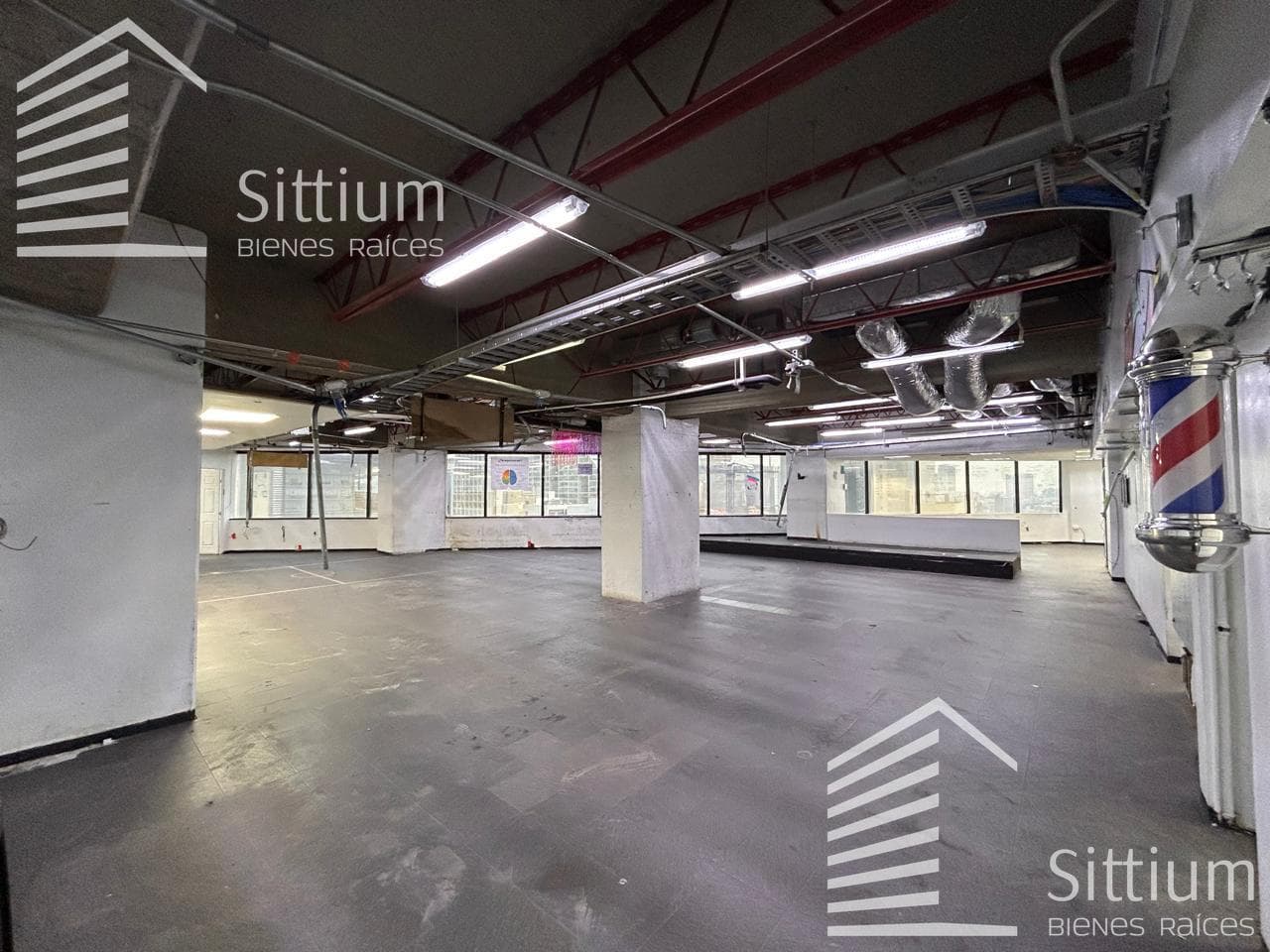 Office for Rent - 12th Floor - 1,000 m2
