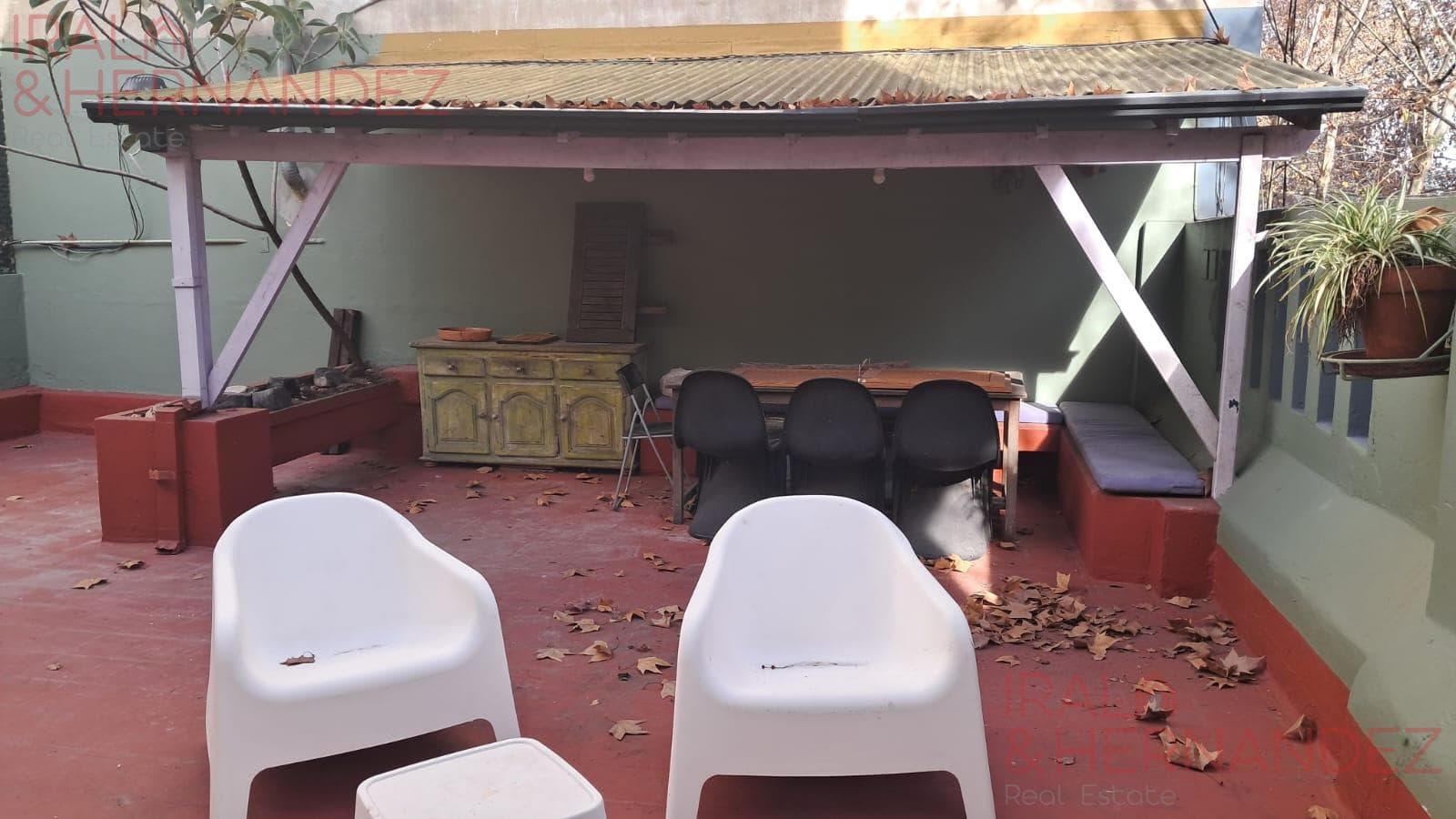 Alquiler PH en primer piso al frente con terraza propia en Recoleta