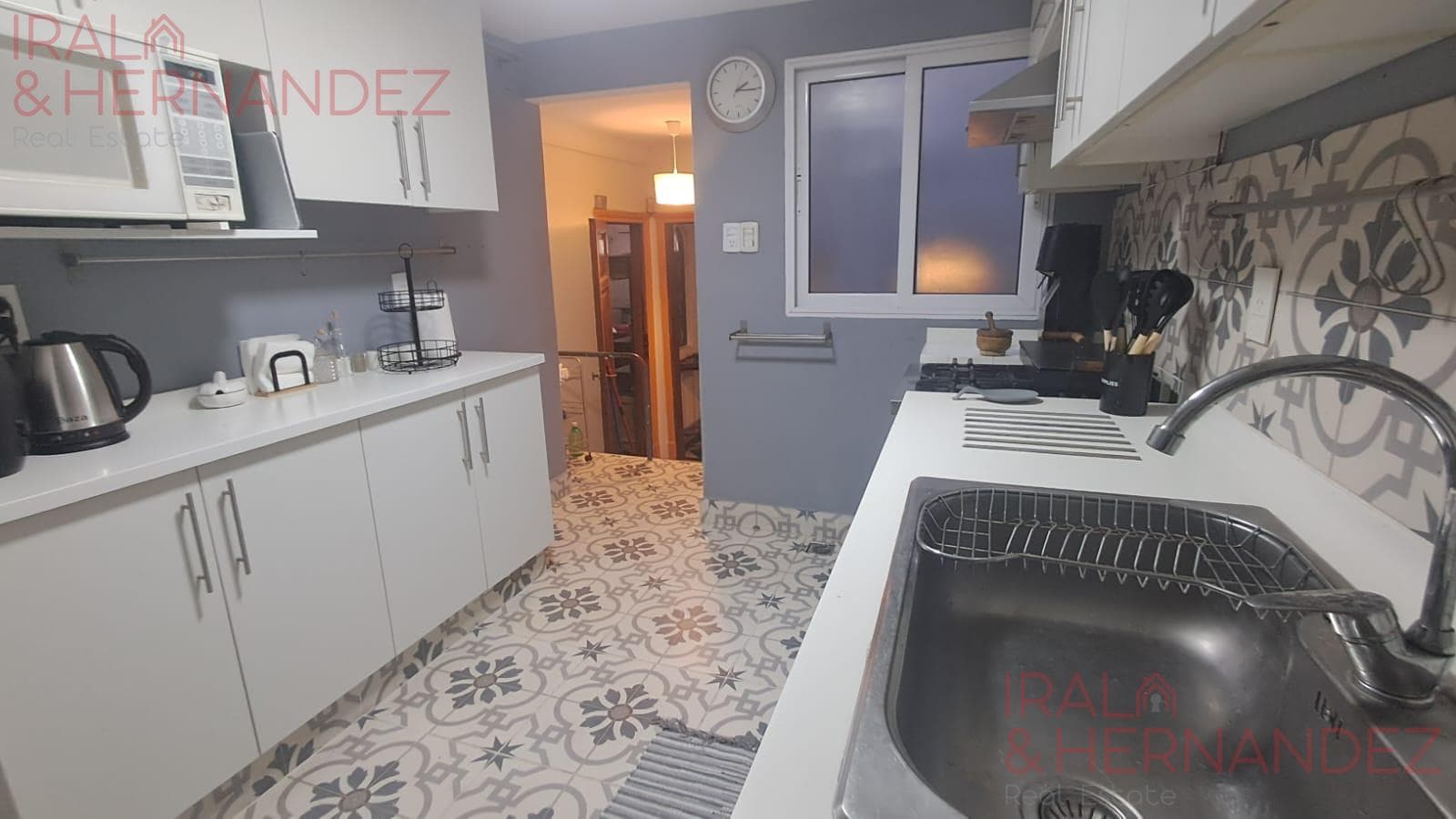 Alquiler PH en primer piso al frente con terraza propia en Recoleta
