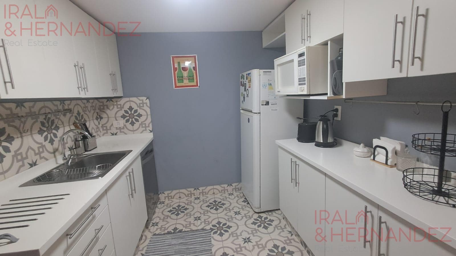 Alquiler PH en primer piso al frente con terraza propia en Recoleta