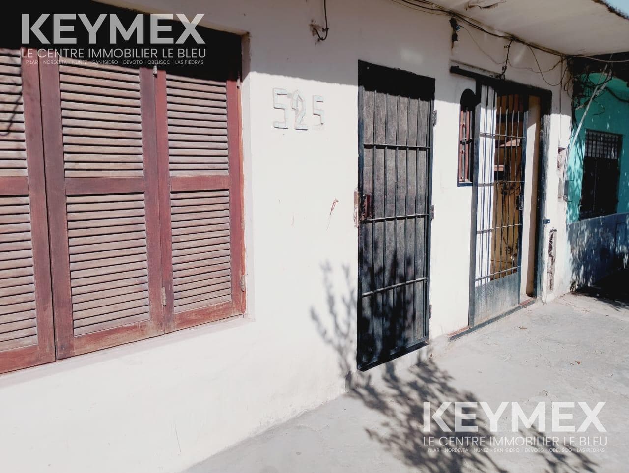 House for Sale in Villa Celina with 9 rooms, ready for further construction
