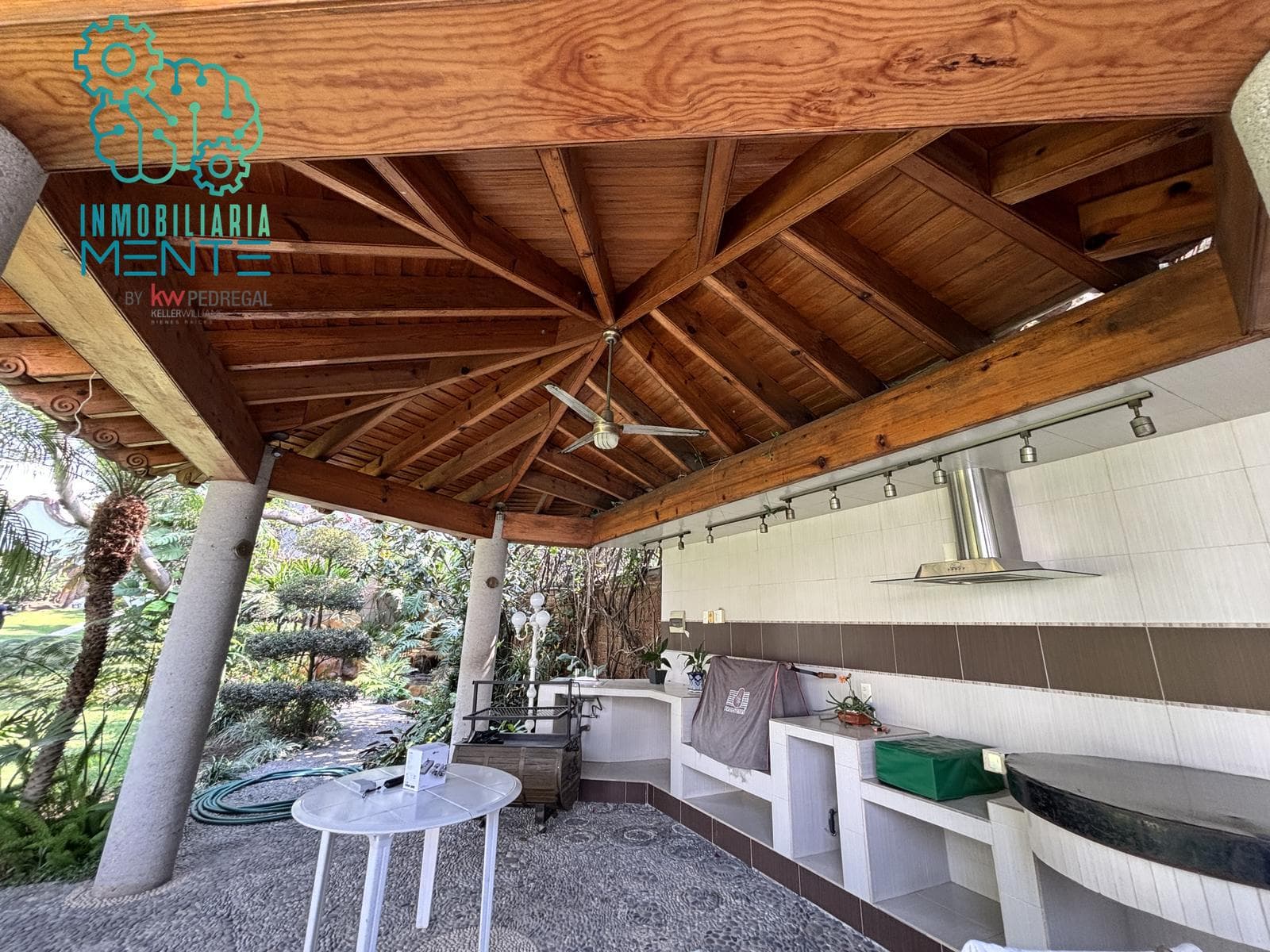 SINGLE-STORY COLONIAL-STYLE HOUSE FOR SALE IN DELICIAS, CUERNAVACA.