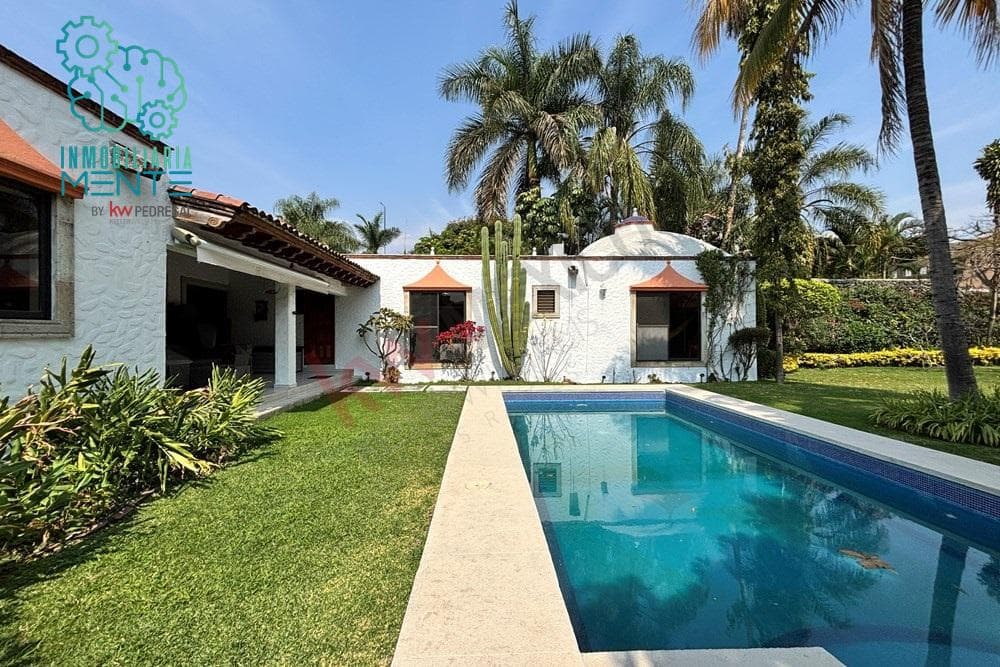 SINGLE-STORY COLONIAL-STYLE HOUSE FOR SALE IN DELICIAS, CUERNAVACA.