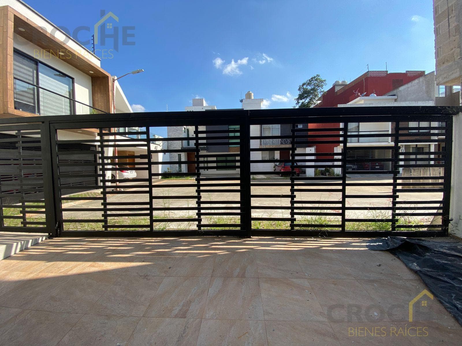 HOUSE FOR SALE IN THE LOS CEDROS PRIVATE RESIDENTIAL COMMUNITY, EMILIANO ZAPATA, VERACRUZ