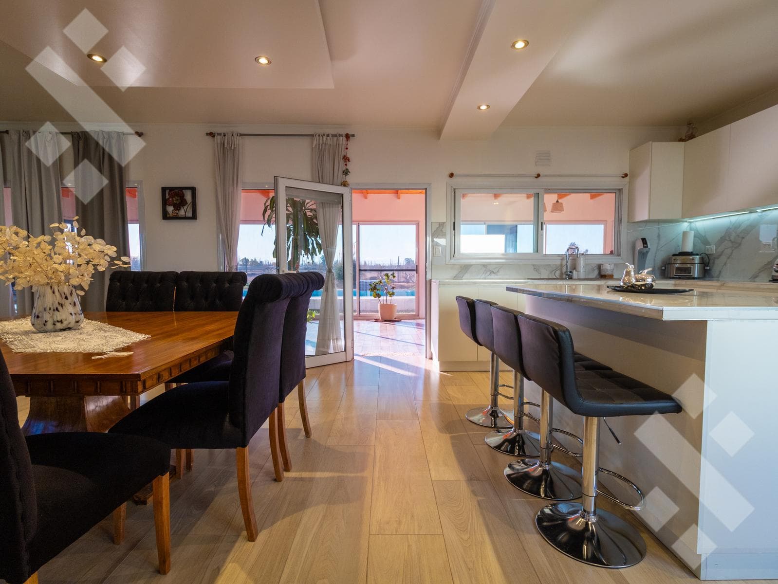 HOUSE FOR SALE: 3 BEDROOMS, BARBECUE AREA WITH GRILL AND SWIMMING POOL - GATED COMMUNITY IN A FARMHOUSE STYLE - CIPOLLETTI