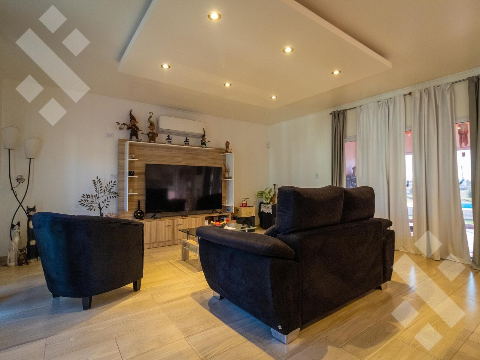 HOUSE FOR SALE: 3 BEDROOMS, BARBECUE AREA WITH GRILL AND SWIMMING POOL - GATED COMMUNITY IN A FARMHOUSE STYLE - CIPOLLETTI