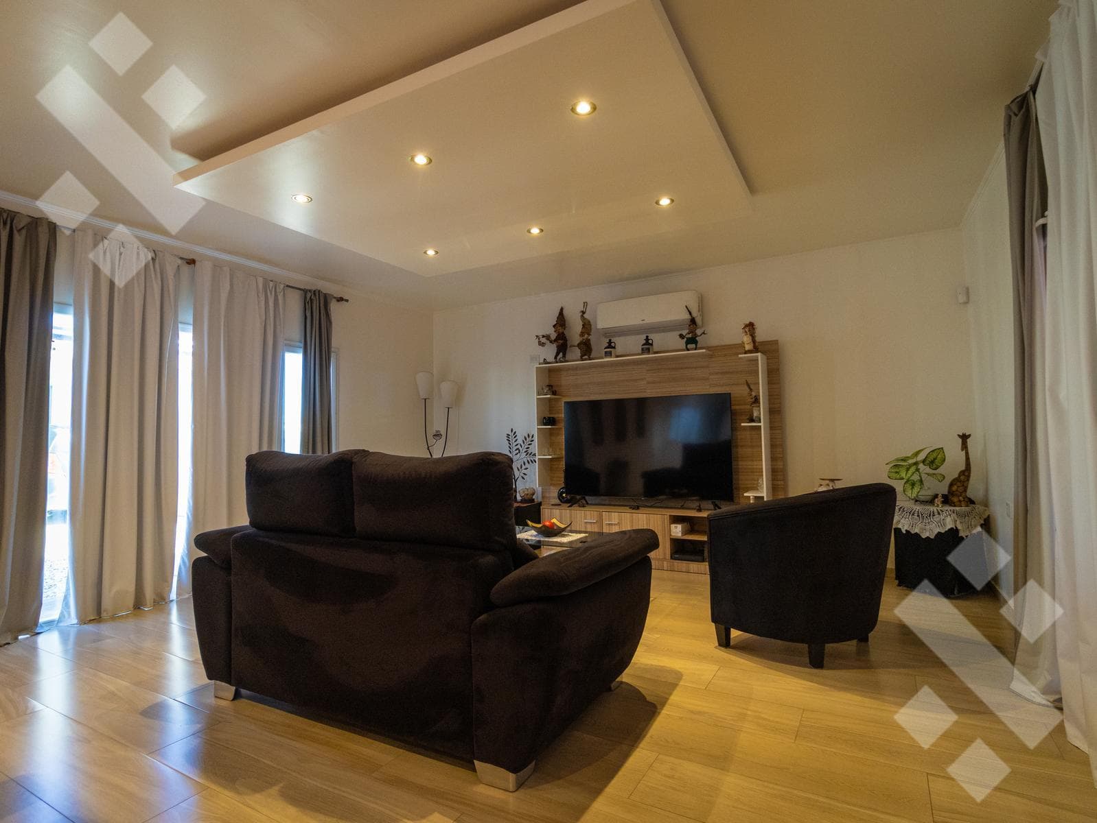 HOUSE FOR SALE: 3 BEDROOMS, BARBECUE AREA WITH GRILL AND SWIMMING POOL - GATED COMMUNITY IN A FARMHOUSE STYLE - CIPOLLETTI