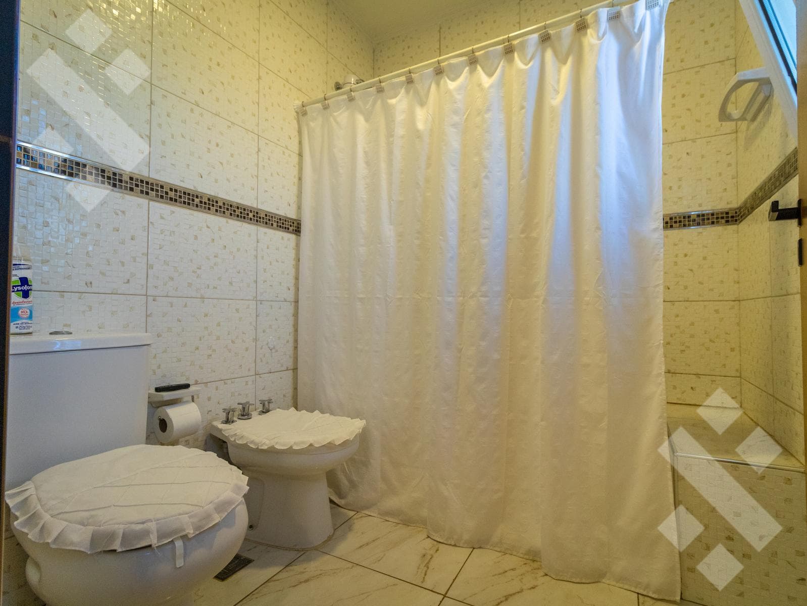 HOUSE FOR SALE: 3 BEDROOMS, BARBECUE AREA WITH GRILL AND SWIMMING POOL - GATED COMMUNITY IN A FARMHOUSE STYLE - CIPOLLETTI