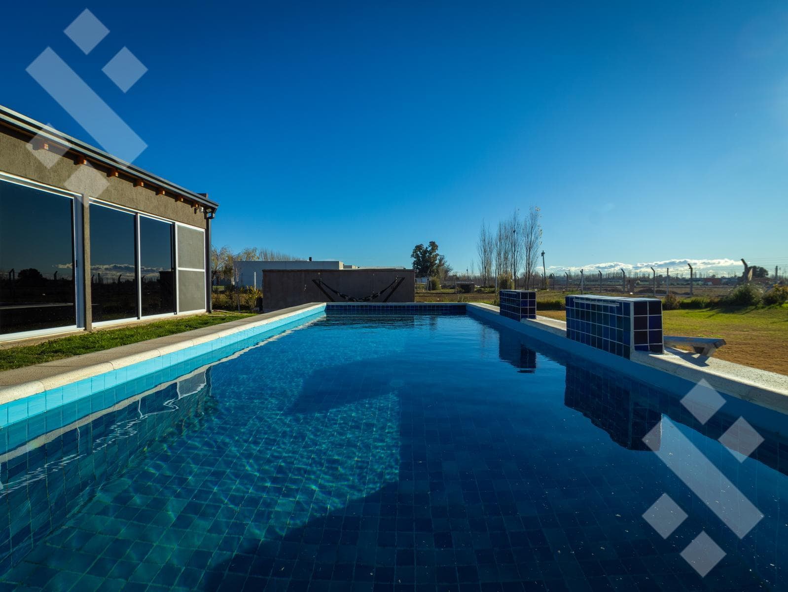 HOUSE FOR SALE: 3 BEDROOMS, BARBECUE AREA WITH GRILL AND SWIMMING POOL - GATED COMMUNITY IN A FARMHOUSE STYLE - CIPOLLETTI