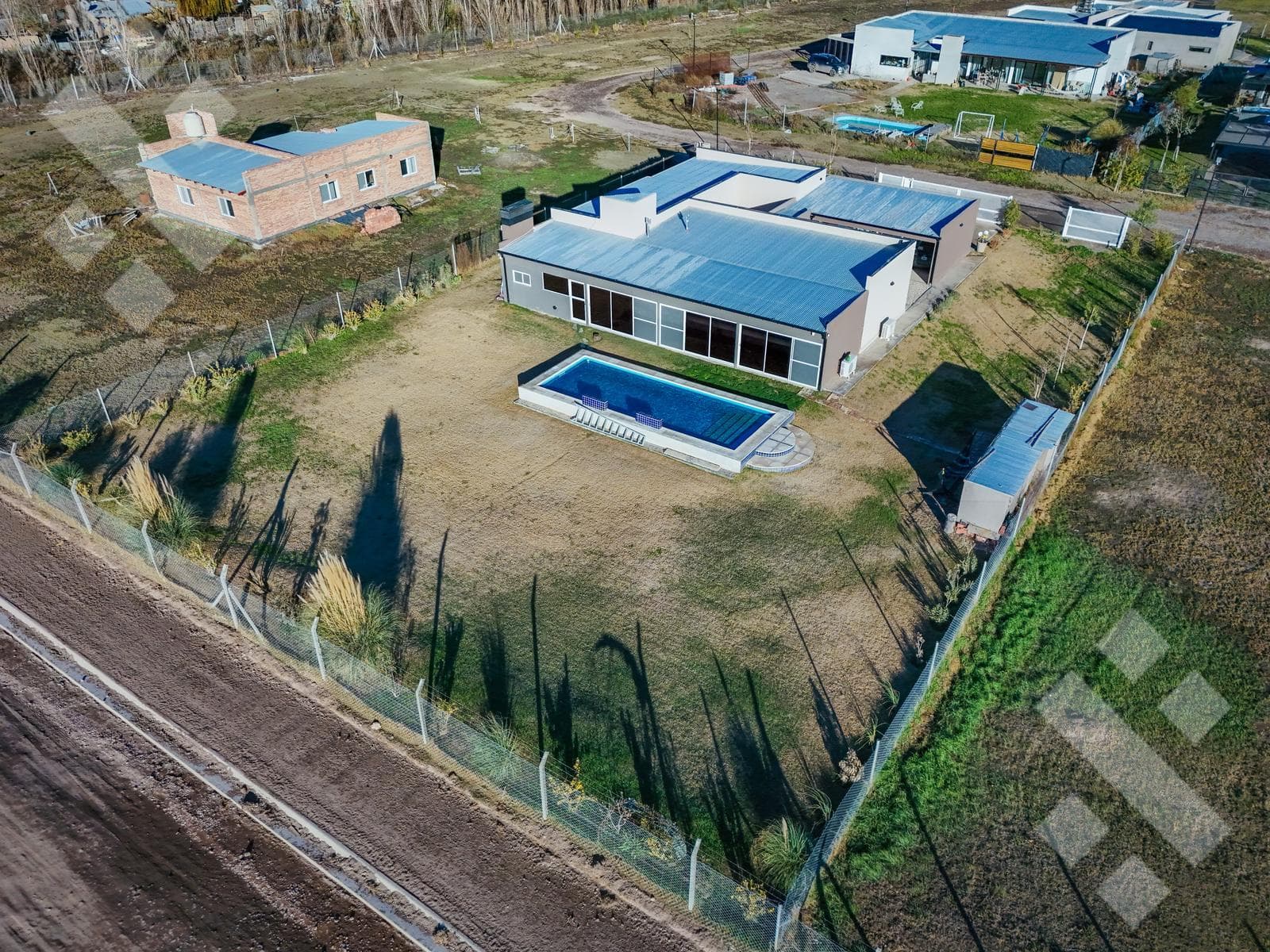 HOUSE FOR SALE: 3 BEDROOMS, BARBECUE AREA WITH GRILL AND SWIMMING POOL - GATED COMMUNITY IN A FARMHOUSE STYLE - CIPOLLETTI
