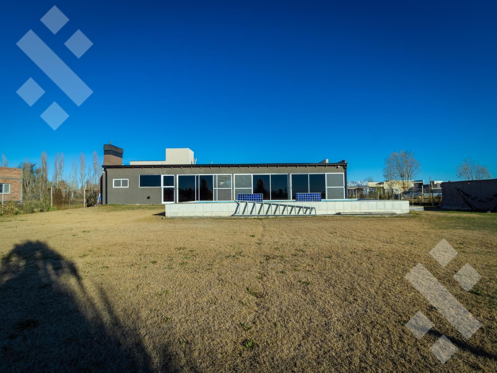 HOUSE FOR SALE: 3 BEDROOMS, BARBECUE AREA WITH GRILL AND SWIMMING POOL - GATED COMMUNITY IN A FARMHOUSE STYLE - CIPOLLETTI