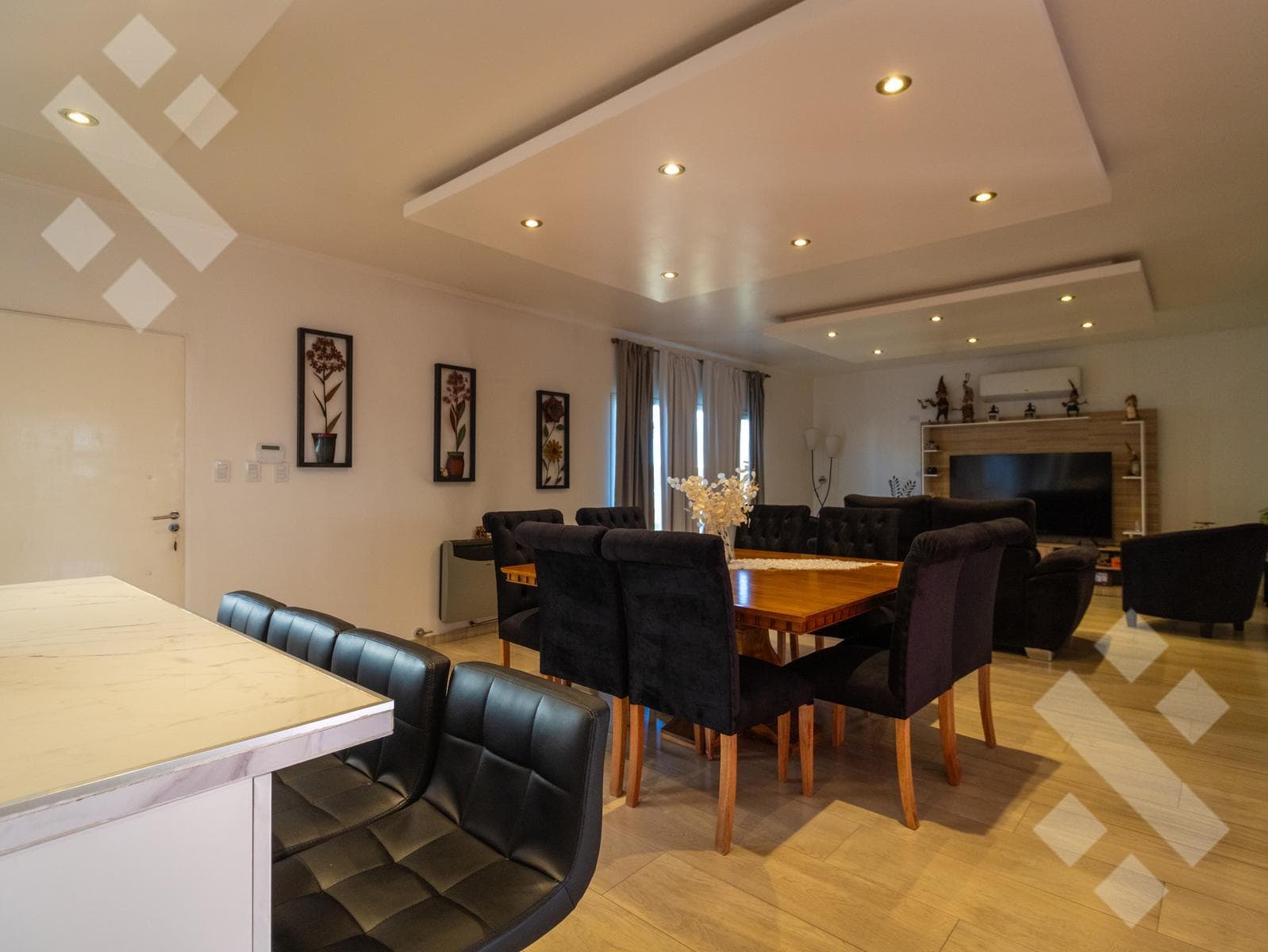 HOUSE FOR SALE: 3 BEDROOMS, BARBECUE AREA WITH GRILL AND SWIMMING POOL - GATED COMMUNITY IN A FARMHOUSE STYLE - CIPOLLETTI