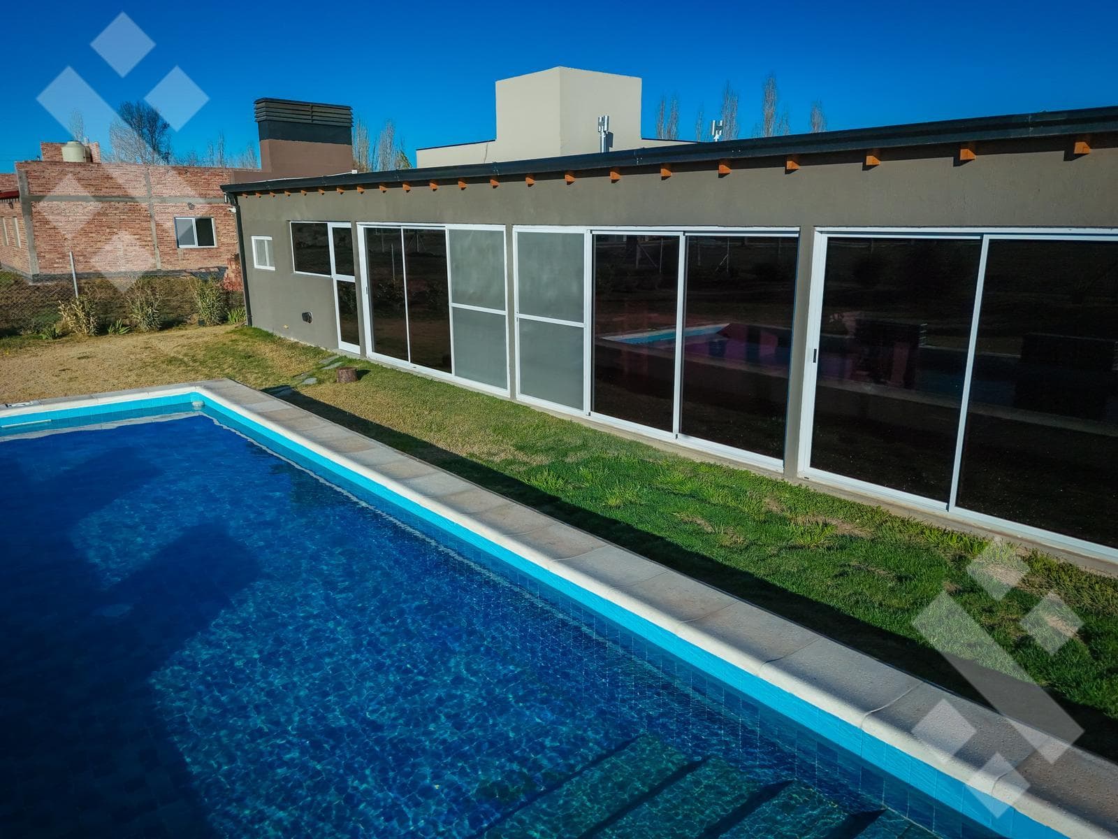HOUSE FOR SALE: 3 BEDROOMS, BARBECUE AREA WITH GRILL AND SWIMMING POOL - GATED COMMUNITY IN A FARMHOUSE STYLE - CIPOLLETTI