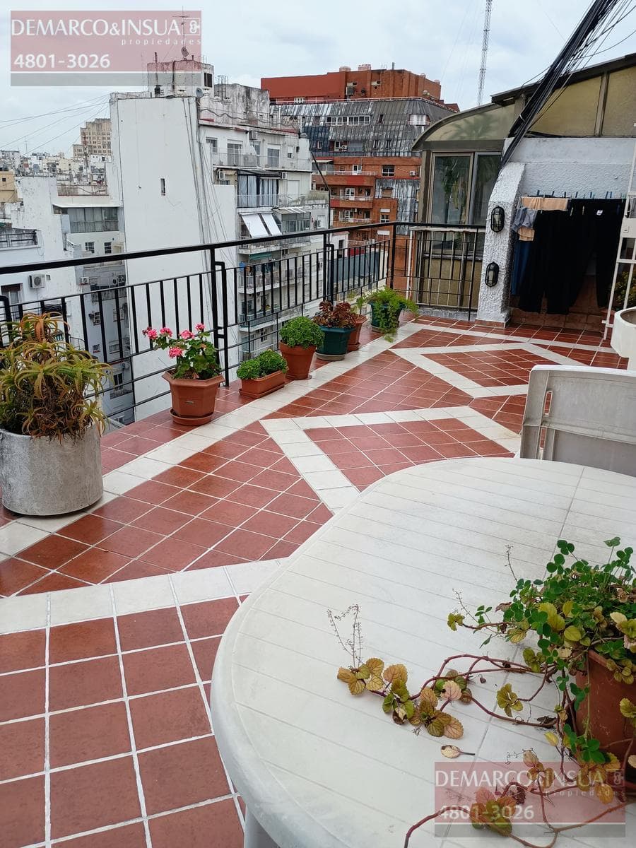 3-Bedroom Apartment for Sale with Terrace in Recoleta