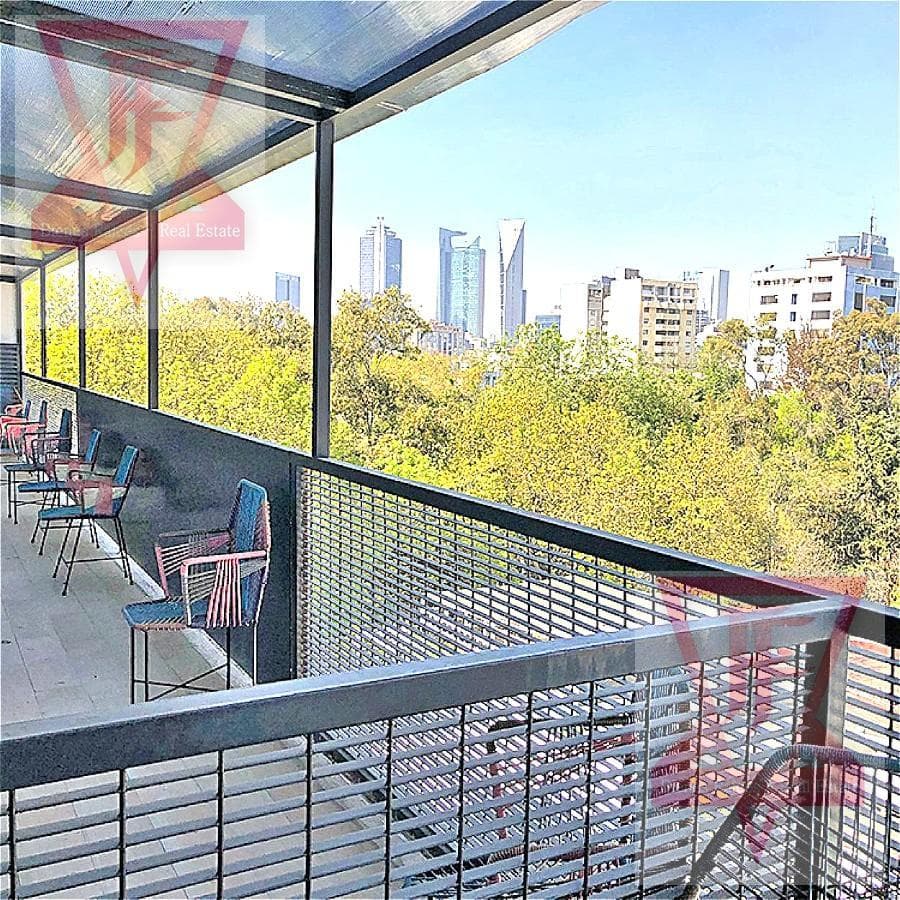 Office for Rent in Roma Norte, Mexico City - Accommodates up to 7 People - Premium Furnishings!