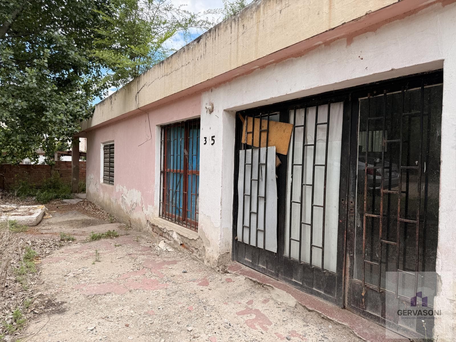 House to Renovate in the La Quinta Neighborhood (Flipping)