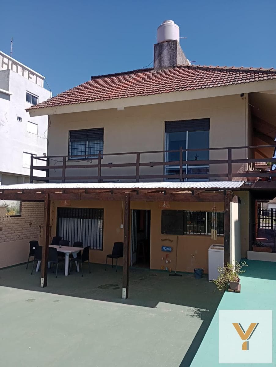 House for Sale - 3 Bedrooms, 1 Bathroom - 180 m - Mar del Plata
