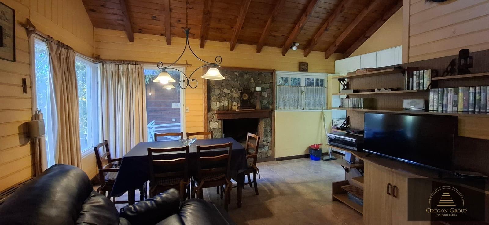 PH for sale: Villa-style home for sale in the Villa Piren neighborhood