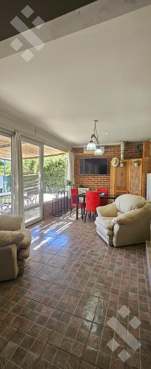 For Sale | 3-Bedroom House | Barrio Navarro | Plottier