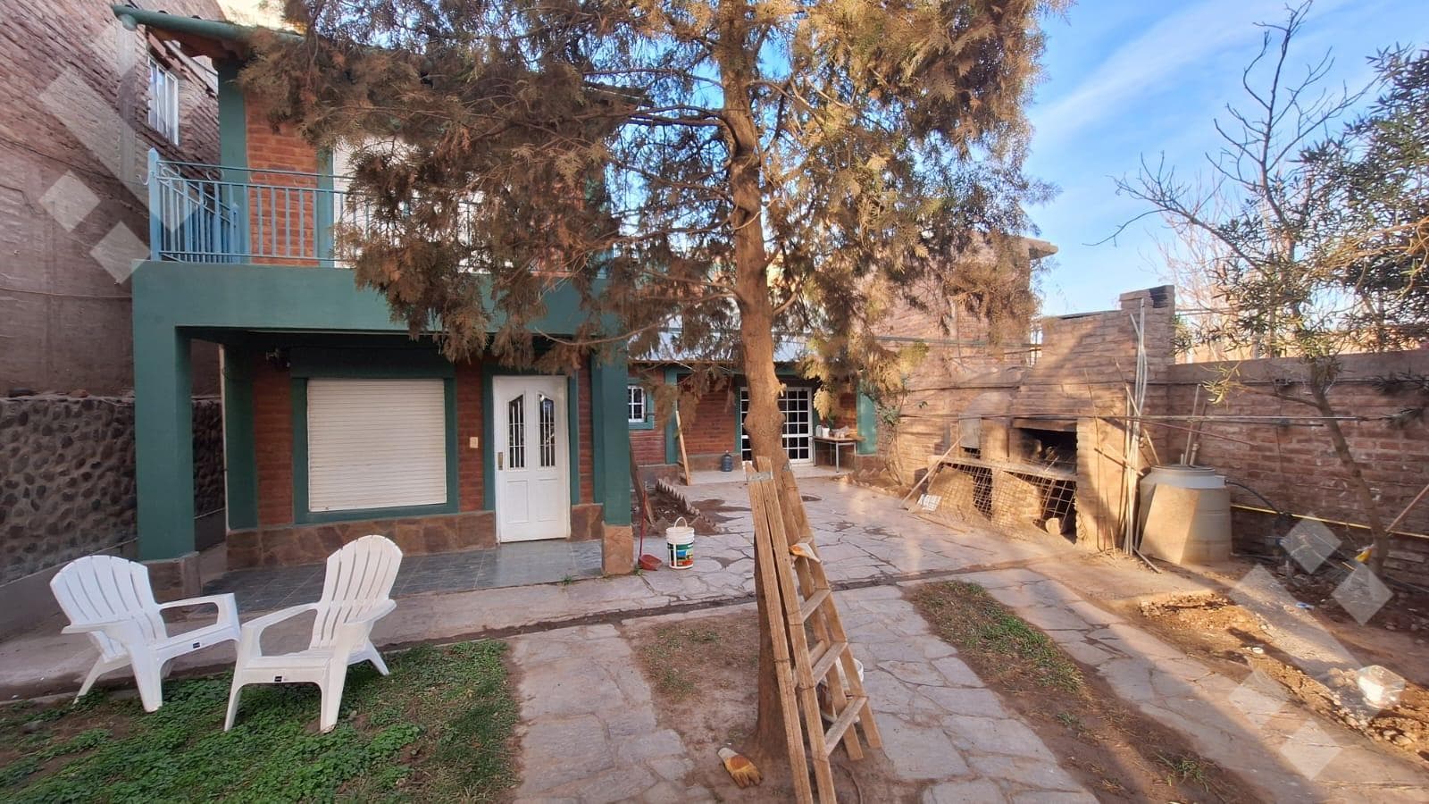 For Sale, | 6-Bedroom House with Patio | Añelo